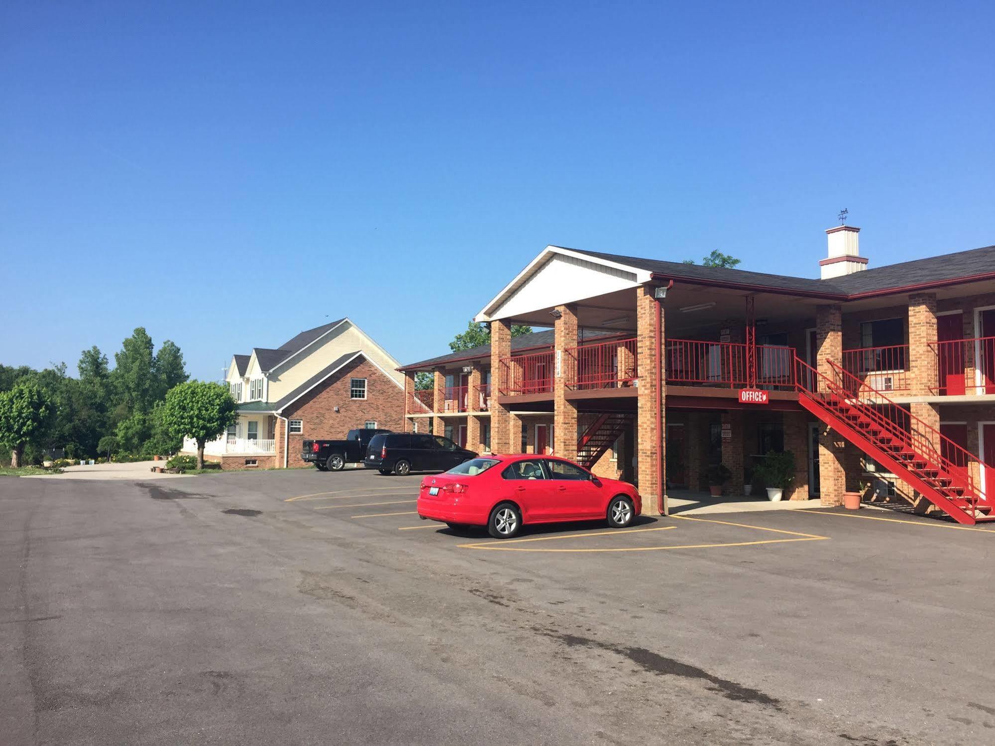 Americas Inn Bardstown Bagian luar foto